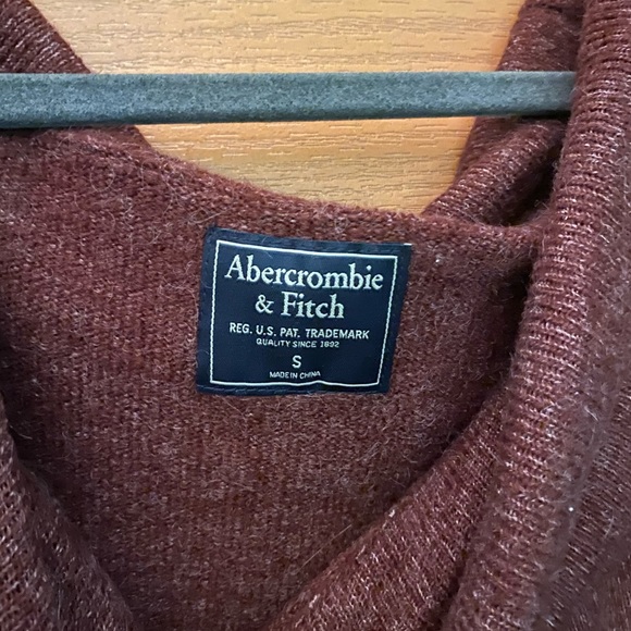 Abercrombie and Fitch Sweater - Picture 2 of 2